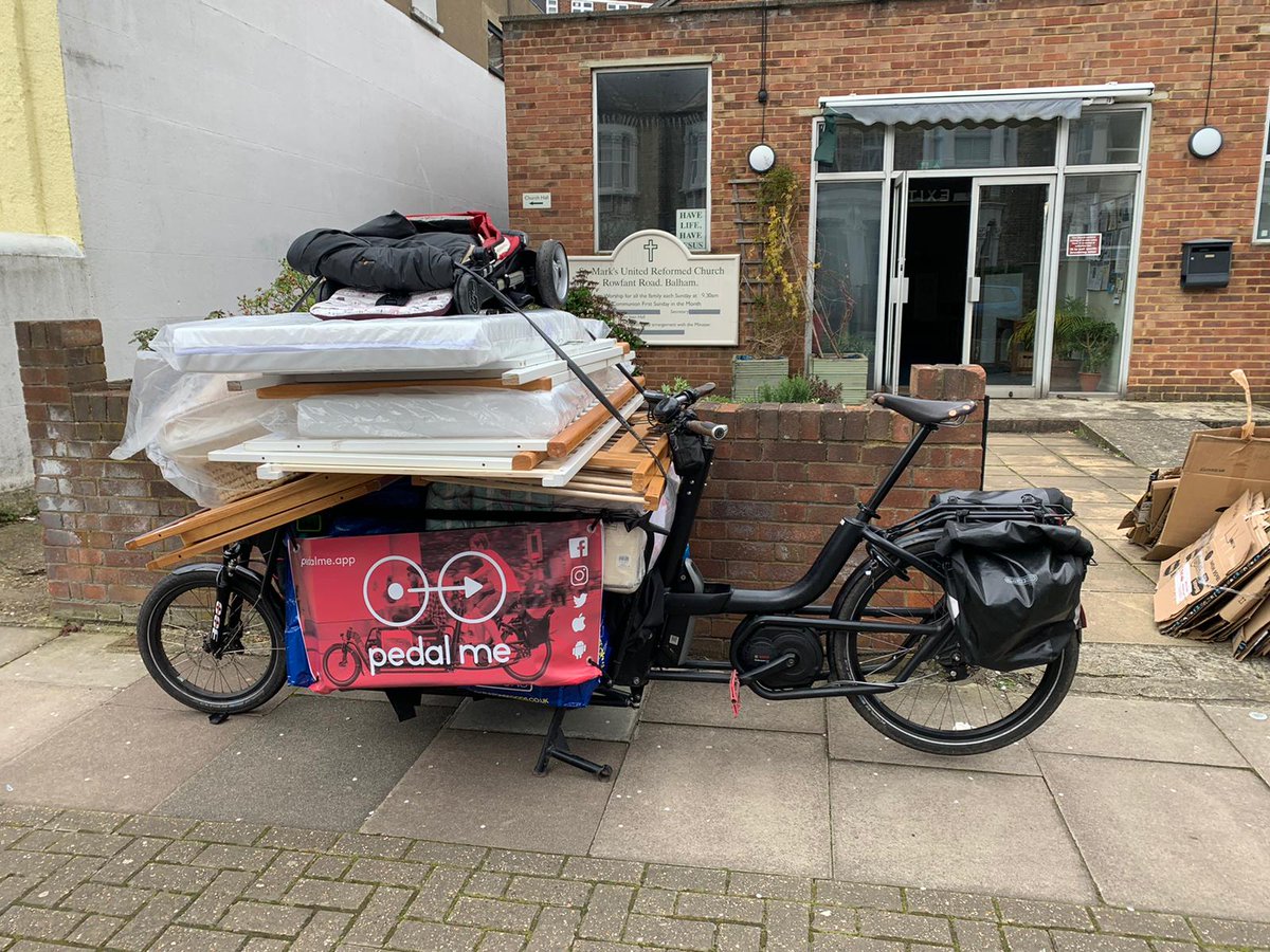 9. For cargo bikes to replace vans, they *need* to be used at full capacity. An e-cargo bike can carry up to 150kg, with trailers adding in an additional 150kg. Since the beginning of the company, Pedal Me has led an important R&D program to train riders to do just this. 9/