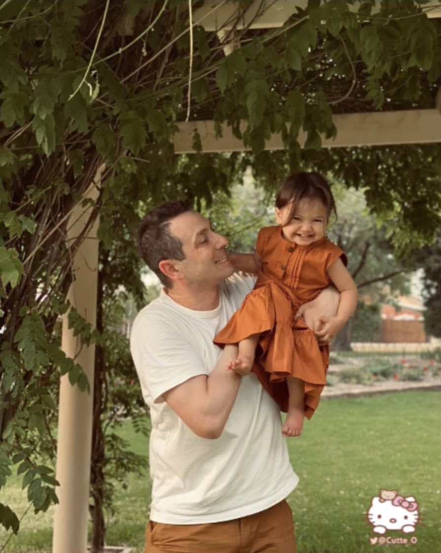 Cutte_O's tweet image. من غير الفتاة مُدللة أبيها ❤️