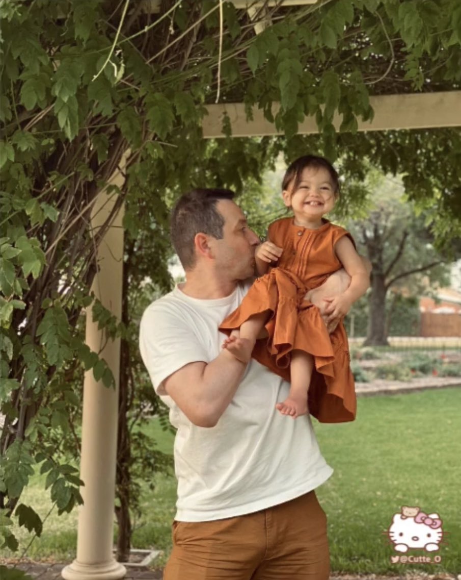 Cutte_O's tweet image. من غير الفتاة مُدللة أبيها ❤️