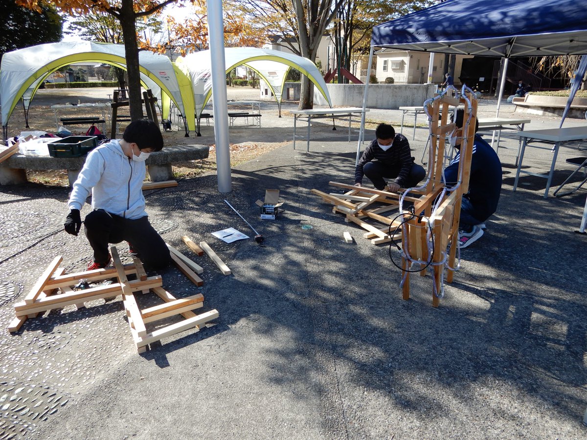 miyaillu's tweet photo. 一方、実行委員チームは木材骨組みの制作をひたすら進めて行きました。
次回は、22日（日）スキップ広場にて、10時～16時まで開催致します。
ご興味ございます方はぜひスキップ広場まで、お立ち寄りください。
よろしくお願い致します😀
#みやしろまち #宮代町 #東武動物公園駅 #スキップ広場 #進修館 https://t.co/EUYSlwApen
