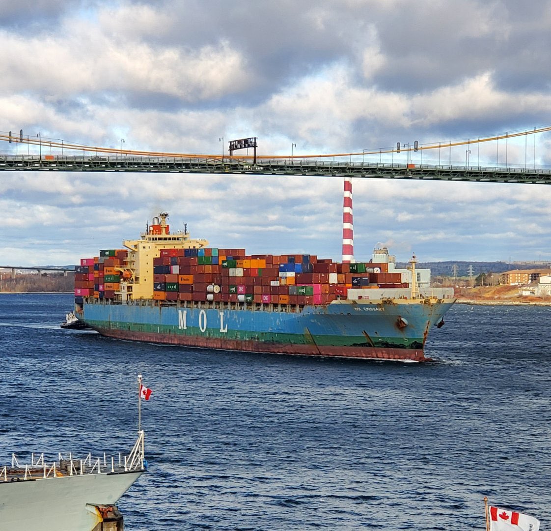 A busy hour in the Narrows for <a href="/HalifaxPilots/">Halifax Pilots</a> !