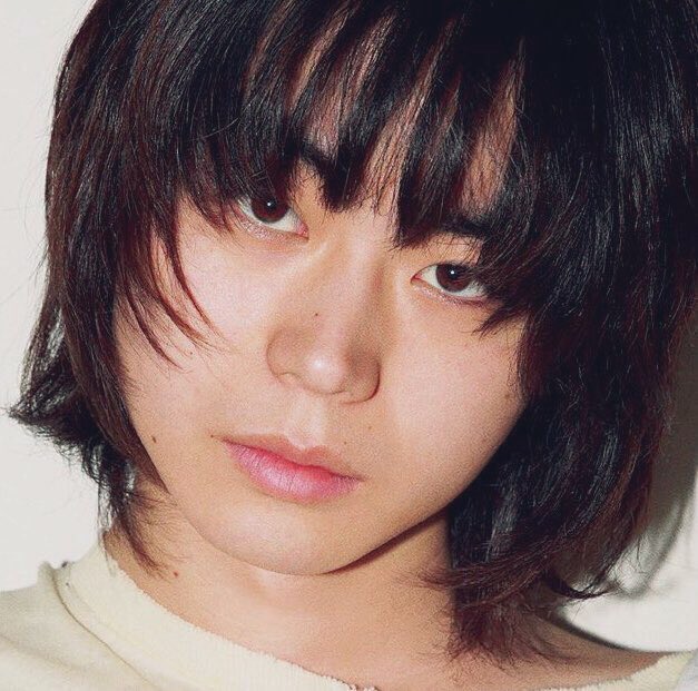 Uzivatel 羊 Na Twitteru 切れ長の目にフェチを刺激されるので菅田将暉さんの猫みたいな目つきがなによりも好きだ 三白眼気味に見えたり妖艶な女の子みたいにも感じる美しい目