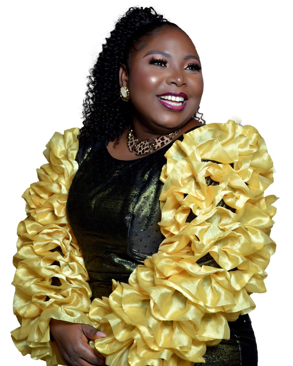 toniaomohpage's tweet photo. My realm is so quiet because I've found great peace in HIM !
2THES 3:16

#peace #allpeace #ToniaOmoh #ballgown #muainlagos #singer #gospelmusic #musician #gospel_talk #yellow #portraits #photography https://t.co/lXhhUBn5ZN