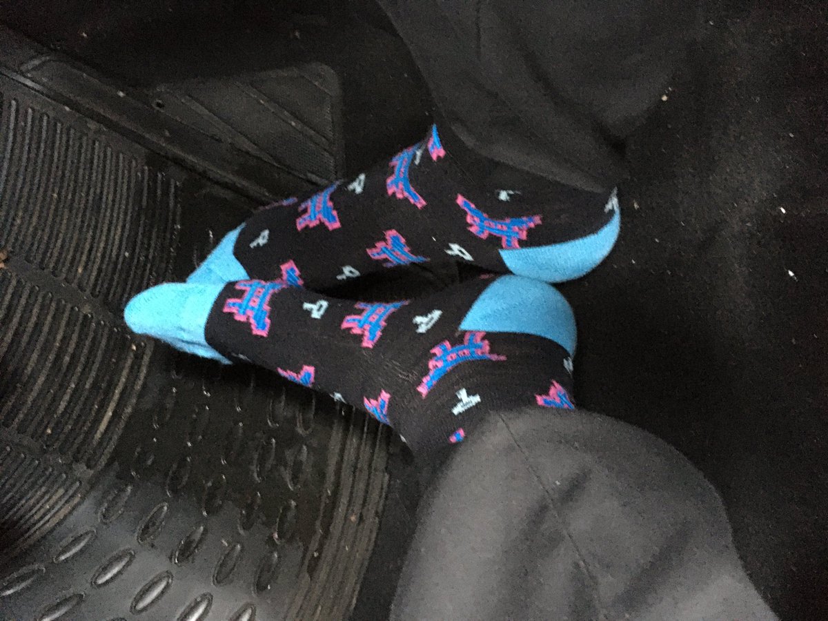 KennethRobertB4's tweet photo. Rocking my Ready Player One socks as it’s #readyplayertwo day! 🧦 😎 🚀🎮 https://t.co/5iZr1sUSZz