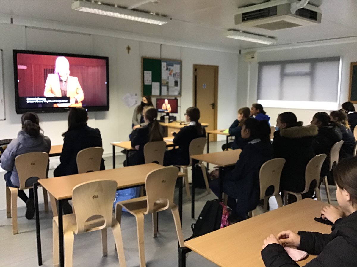 staugdrama's tweet photo. Today is #TuneUpTuesday - a nationwide recognition of the value of the arts to society.  To celebrate the creative arts, Pupils enjoyed a live-streamed assembly about jobs, skills workshops and career videos. We hope this day fuels their imagination! @staugustinesp https://t.co/yMUpvnHUoZ