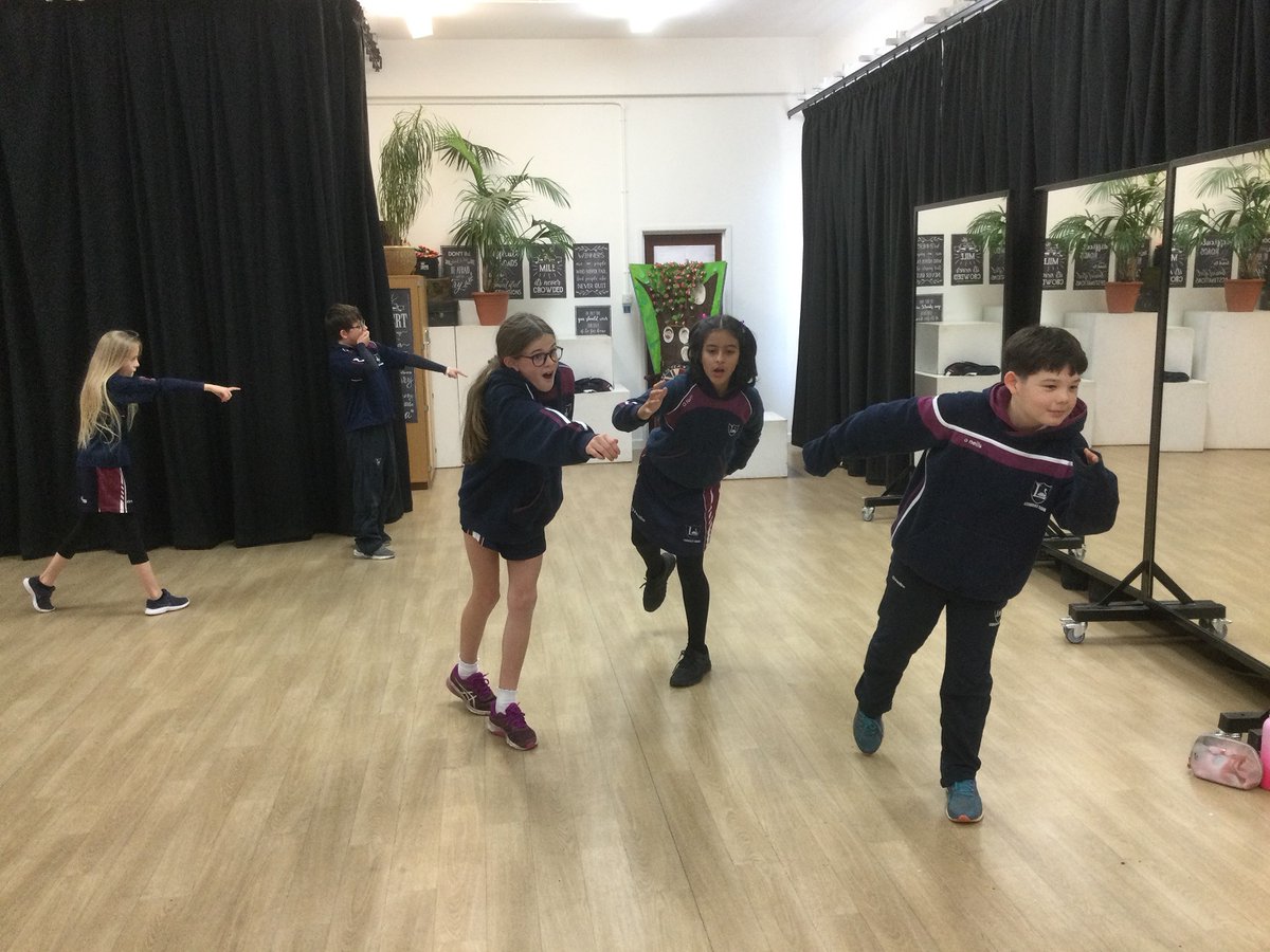 LeehurstSwanSch's tweet image. Narrative arcs and a series of tableaux by Year 6. The originality and teamwork have been impressive.  From Mrs Willan #FindYourVoice #BeDifferentBeYou #CultureMatters
#Salisbury @Artsmarkaward