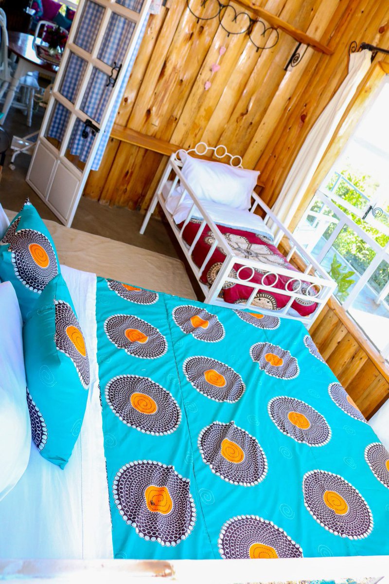 LemonValleyFarm's tweet photo. Charlock cottage. A rustic and cozy home away from home for you and your loved ones here at the farm.
.
#TembeaKenya #Magicalkenya #TravelTuesday #tuesdayvibe #cottagecharm #cottagestyle #elementaitagetaway #familyvacation #grouptravel #farmstay https://t.co/lXYpBpsX7N