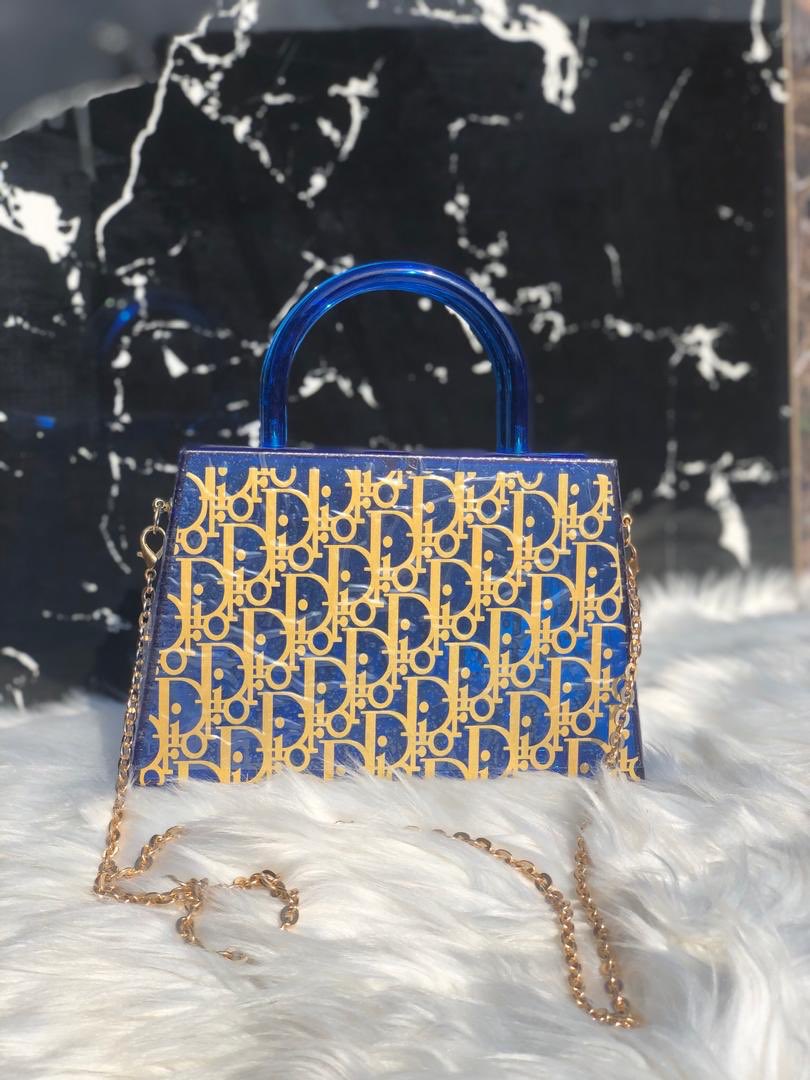 chrissy_bags's tweet image. Super Classy and Stylish✨😻
Available now
Price:8500naira
Delivery Nationwide(charges apply)

#MoMoAgent #HG2GiveAways #hg2talks #tuesdayvibe #tuesdaymotivations #BlackFriday #UnpredictableErica Gowon abacha Nigeria