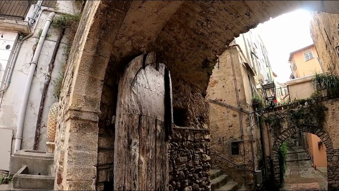 elemairate's tweet photo. #HarvestinPills series #LaPigna that's to say the old #Sanremo #Liguria #Italy full video on #Instagram IGTV @drak71 @siviaggia @ScopriviaggiC @ItinerariLow @TurismoLiguria @LiguriaOggi @LiguriaNotizie @turistipercaso @Viaggiamocela @agtliguria @SanremoNews @SanremoOn https://t.co/7ZjSzlQXFY