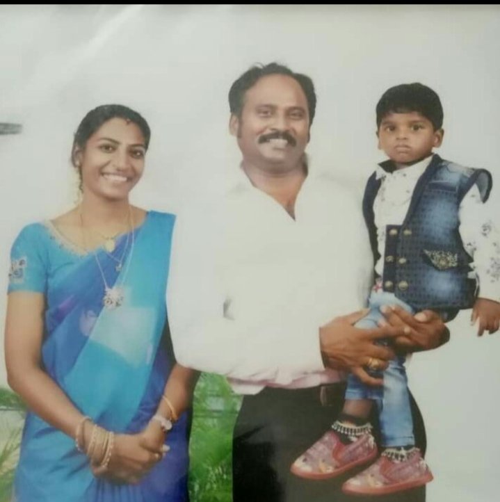 TSunmugam's tweet photo. திருச்சி திருவரங்கம் மருத்துவர் சமூக சங்கத்தின் சட்ட ஆலோசகர் 1ஆ.வட்டதி.மு.க.செயலாளர்.ஹரிகறன்அவர்களின்.திருமணநாள்.வாழ்த்துவோம்.நன்றி. https://t.co/CisMSKsCie