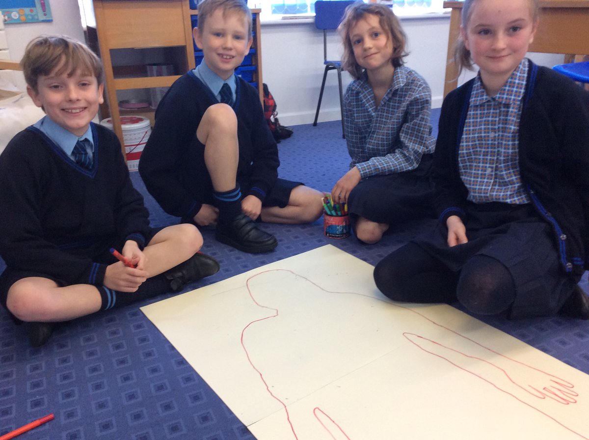 StMargs_Year5's tweet image. This morning, Y5 @StMargaretsPrep got immersed in Body Science, creating a plan of the major body organs ... from memory! Everyone was totally involved in the task.  #Learningthroughactivity