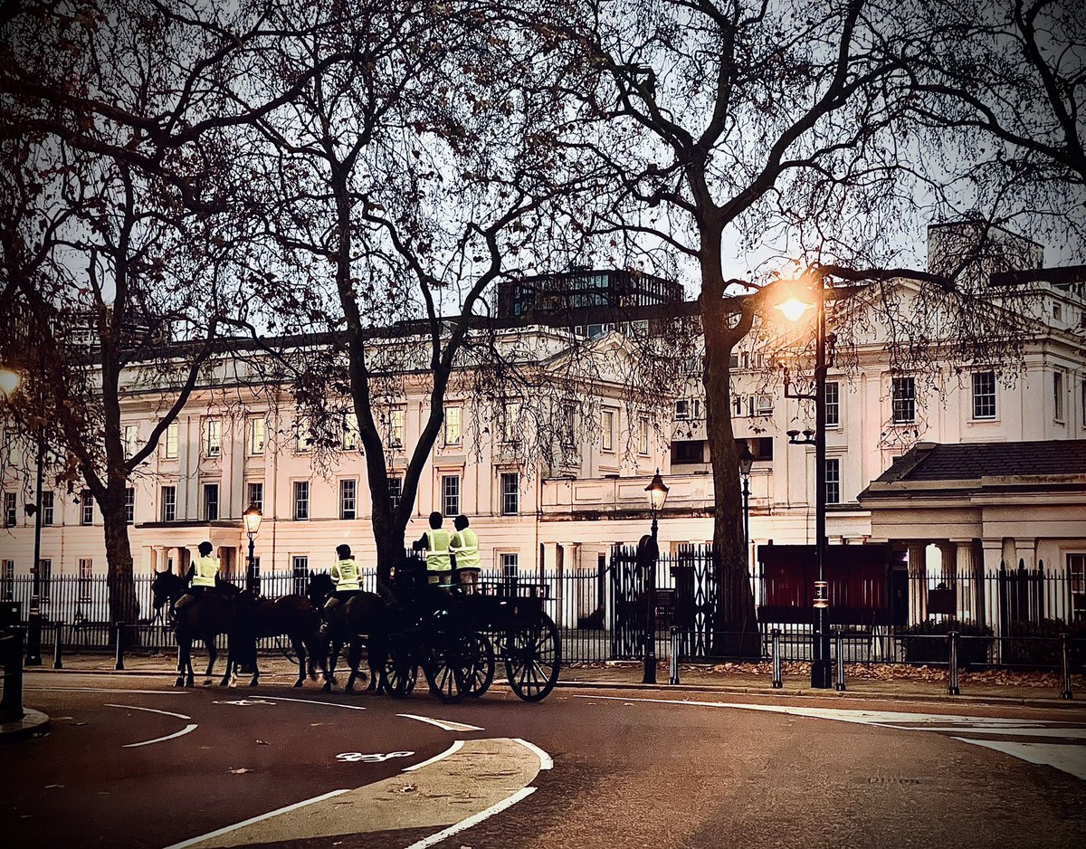 finegoulden's tweet image. Finding reasons to be cheerful during #Lockdown2:

#LondonCommuting