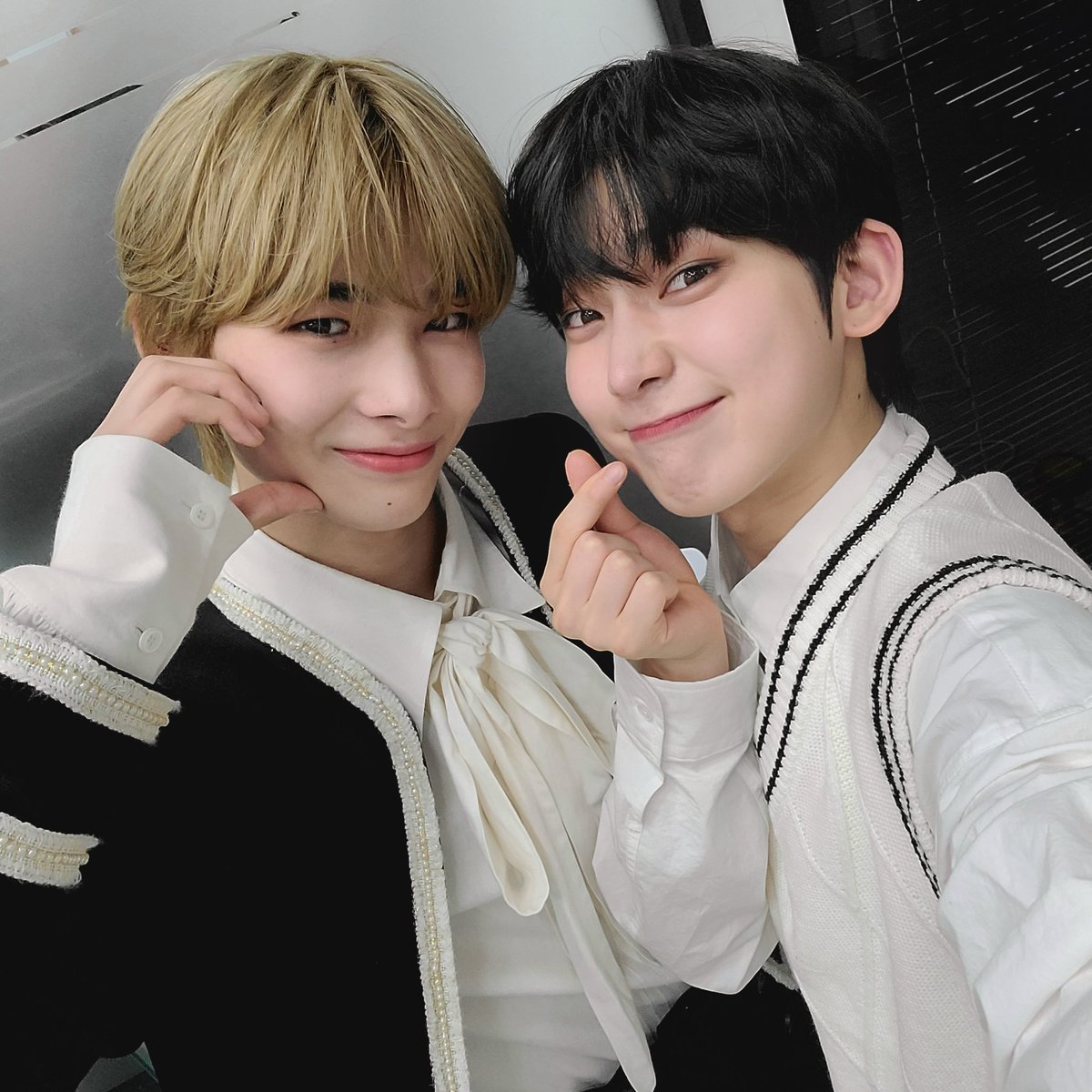 ANJHWGGSHAHA BARU LIAT FAWKKKKK NANGIS😭😭😭😭😭😭😭