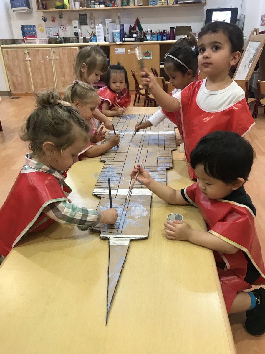 Learning about iconic buildings in Dubai whilst improving their fine motor skills, what a great days work Sea - Shells.  Great job!  #dubaimarina #rafflesnurseries #nationalday