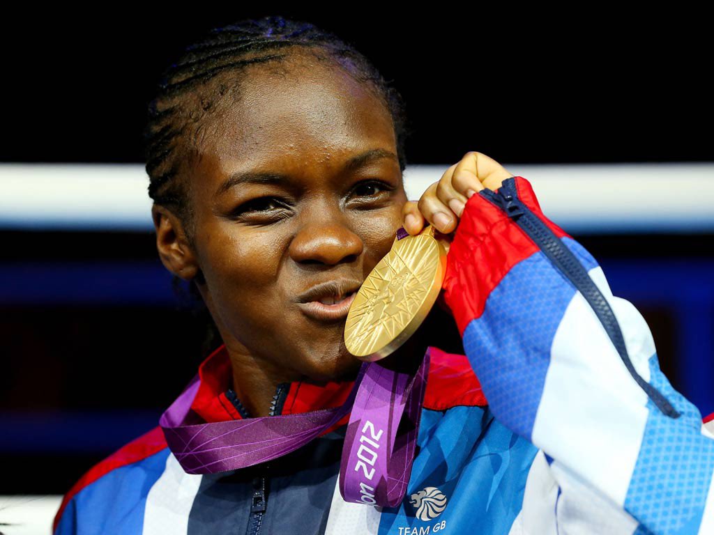 MindsetForHapp1's tweet photo. MindForSport
“I’m like a ‘comeback kid’, you can’t keep me down for long!”. Nicola Adams 🥇🇬🇧🥊

#Boxer, she was the first female boxer double #Olympic champion after winning gold at #London 2012 and at Rio 2016 🏆

#sport #quote #Motivation #FightOn #24novembre #inspiration 👁👇🏽 https://t.co/LzB8JZsSuW