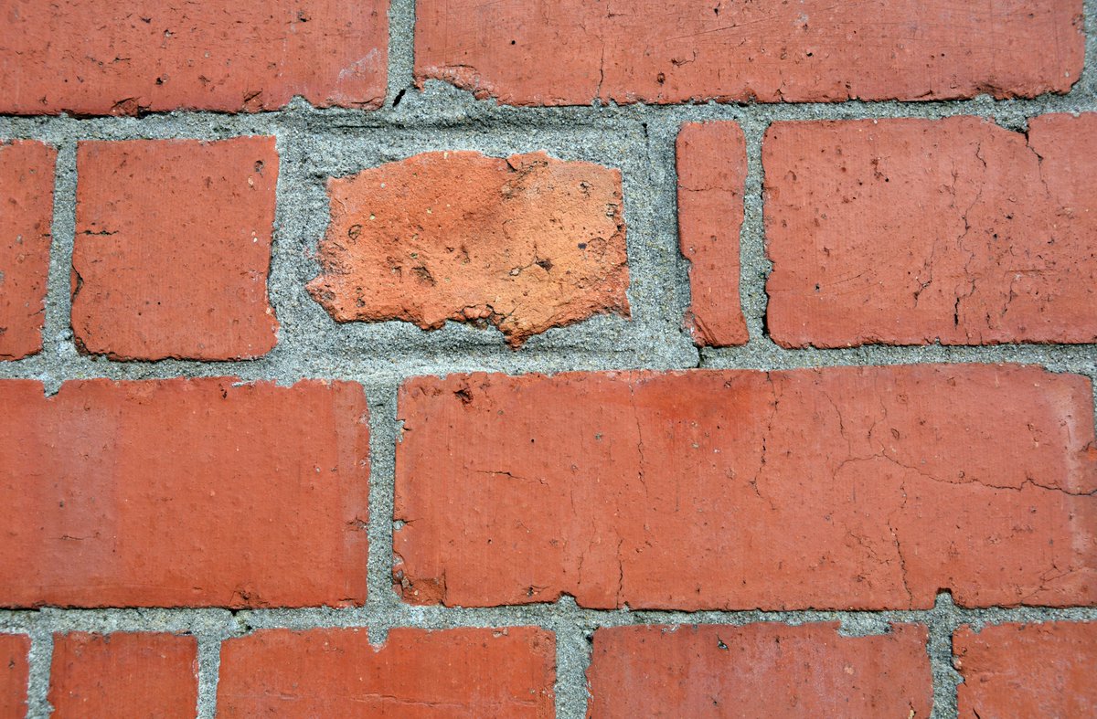 heritage_ni's tweet photo. Tip 2-Protect Your Walls - #MaintenanceWeekNI2020
Walls provide shelter from the elements βοΈbut they also need protection & maintenance so it is essential we keep them in check. Bricks & stone rely on the integrity & flexibility of the mortar used to keep water out of a building. https://t.co/DlRwVSGRvW