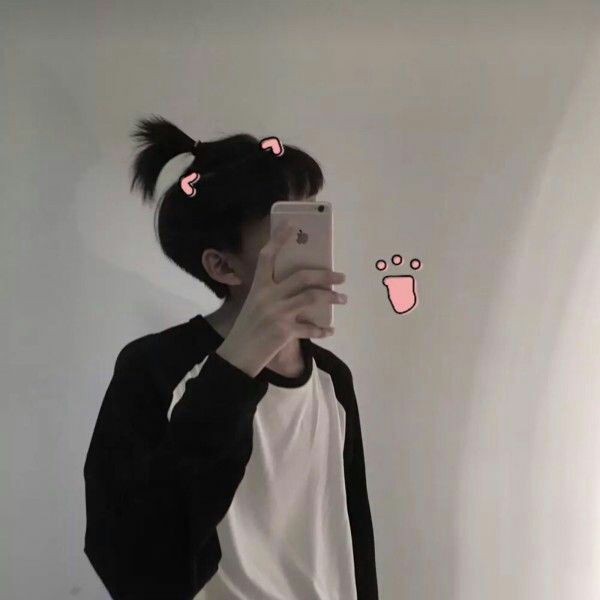 Hmm iseng sekali ya shion? Gabut sekali😔