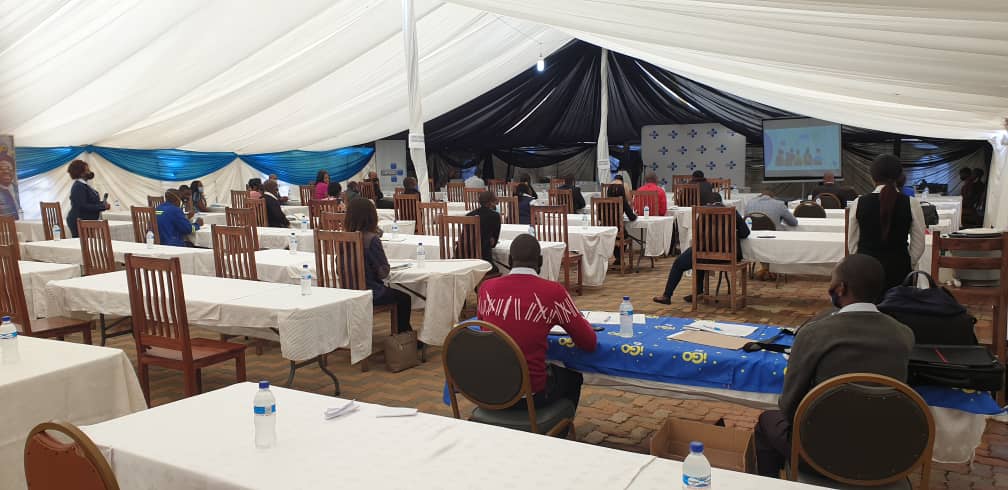 CimasHealth's tweet photo. Cimas Members in Gweru have braved the rains to participate in the Midlands member engage sessions being led by Martin Mushambadope, the Managing Director - Medical Aid &amp; Tsitsi Moyo, Managing Director - Medical Services  #CimasMemberEngagement https://t.co/7TVJkd3J8K