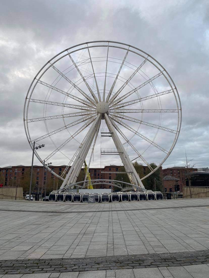 LivLifeMagazine's tweet photo. The big ferris wheel outside @MandSBankArena in #Liverpool is being taken down. Look out for the full story coming soon!
#Journalism #FullStory #Comingsoon #LiverpoolWheel https://t.co/fdXNIiYzsc