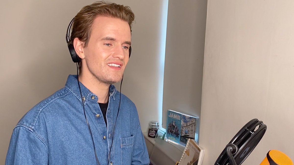 WhatsOnStage's tweet photo. First listen: Luke Bayer performs number from Fiver musical ahead of live-stream https://t.co/Agk1IiIG8i https://t.co/Vr7XjNCWXi