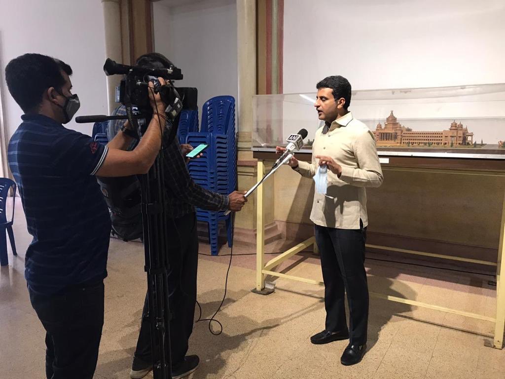 ArshadRizwan's tweet photo. Happy to inform you that I have adopted three Govt schools in my constituency under a program launched by Public Education Department.

The program was launched today by CM @BSYBJP, Dy CM @GovindKarjol, Social welfare Minister @sriramulubjp, Education minister @nimmasuresh.
(1/2) https://t.co/Q3daczZcB6