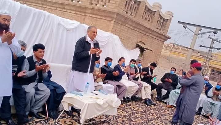 ManaisV's tweet photo. میاں محمد نواز شریف صاحب اور میاں محمد شہباز شریف صاحب کی والدہ محترمہ کی مغفرت کے لیے دعا https://t.co/dh9WlDDXX3