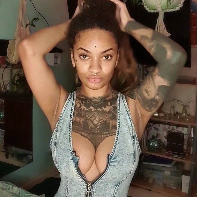 #OHPOLLYblackfriday https://t.co/HSzdqKJjDi<a href="/tag/ohpollyblackfriday"class="tags">#OHPOLLYblackfriday</a>