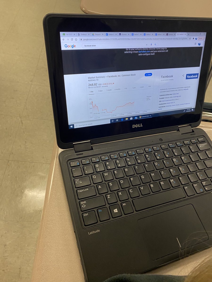 NMBHPrincipal's tweet photo. Buying and selling stock in Ms. Merli’s Economics Honors class. @myrtlebeachhigh #LeadMBHS #StrongerTogether https://t.co/sZ627kAe52