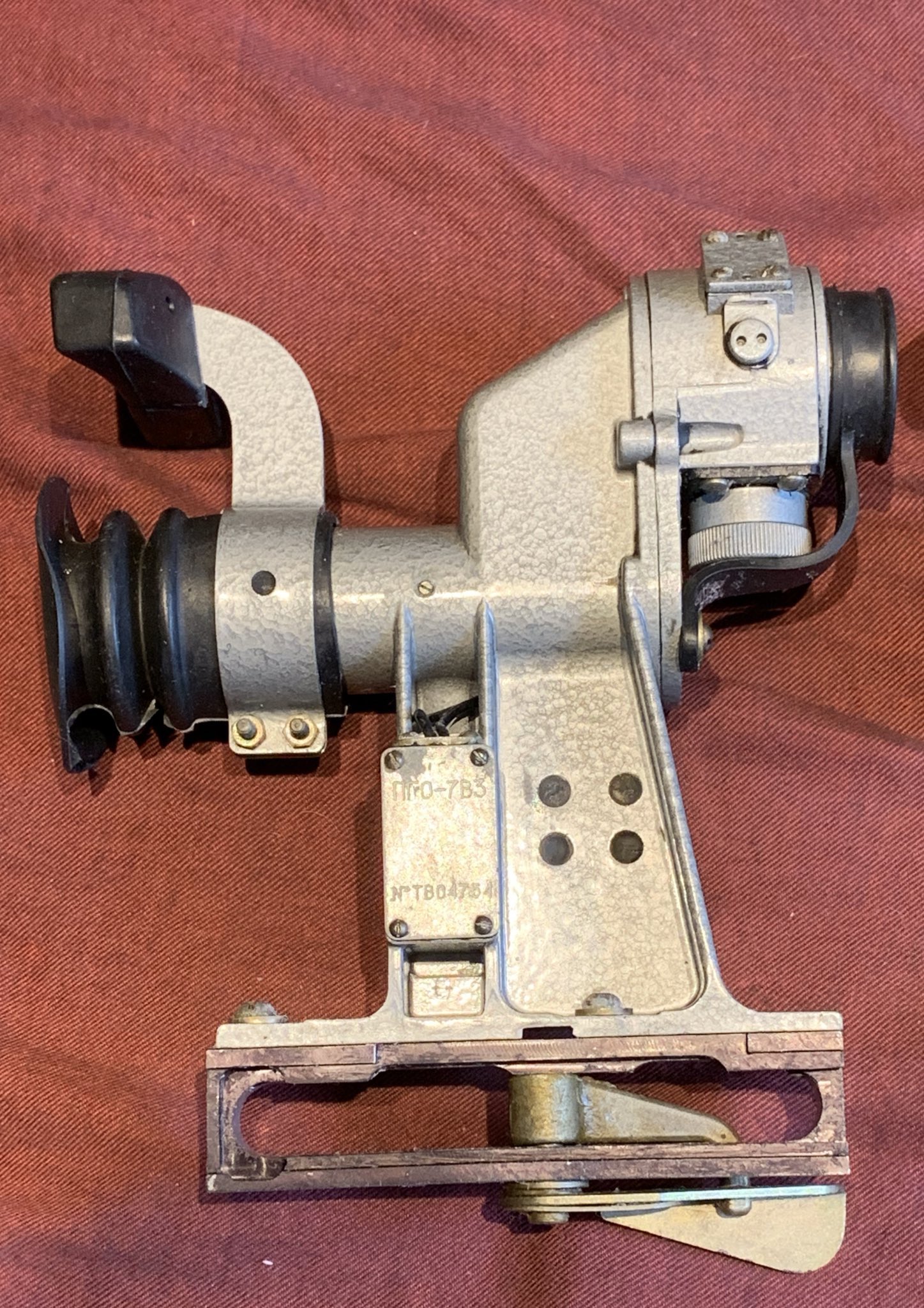Steel Freak Zenit Belomo Pgo 7v3 シルバー とにかくシルバー いわゆるm2 1でお馴染みのzenitシルバーですね Pgo 7は無印 V V2 V3があるのですが 違いはレティクル 無印に比べvの後の数字が大きくなればなるほど対応弾頭が増える仕組み Steel Freak Zenit Belomo Pgo 7v3 シルバー とにかくシルバー いわゆるm2 1でお馴染みのzenitシルバーですね Pgo 7は無印 V V2 V3があるのですが 違いはレティクル 無印に比べvの後の数字が大きくなればなるほど対応弾頭が増える仕組み