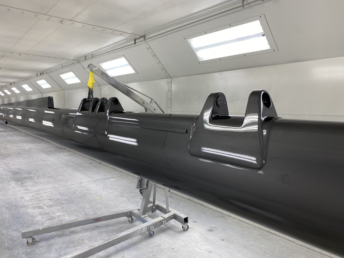 OffshoreSpars's tweet photo. Our latest Class A custom paint job really shines! This spar will step on a Tripp 90 in Germany in Q1 of 2021. The color is Awlcraft SE Midnight Grey Metallic.⠀
⠀
#OffshoreSpars #CustomSpars #Sailing #Yachts https://t.co/WNS0xvyd0O