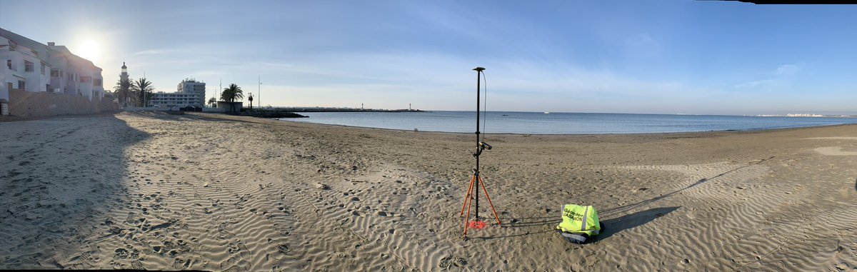 GeometreGabanon's tweet photo. Notre cabinet 👷🏻 intervient 🏗 partout même en bord de mer 🏖 #geometre #topographie #gabanon https://t.co/7pYzMkHVM6