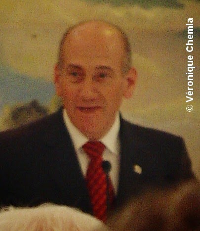 22 novembre 2020 : Ehoud Olmert, ancien Premier ministre israélien condamné pour avoir reçu des pots-de-vin, a déclaré que l'Américain juif Jonathan Pollard, qui avait espionné pour Israël & désormais entièrement libre, ne devrait pas faire son aliyah !? https://t.co/7gEfQUhprC https://t.co/597fvDzPQ7