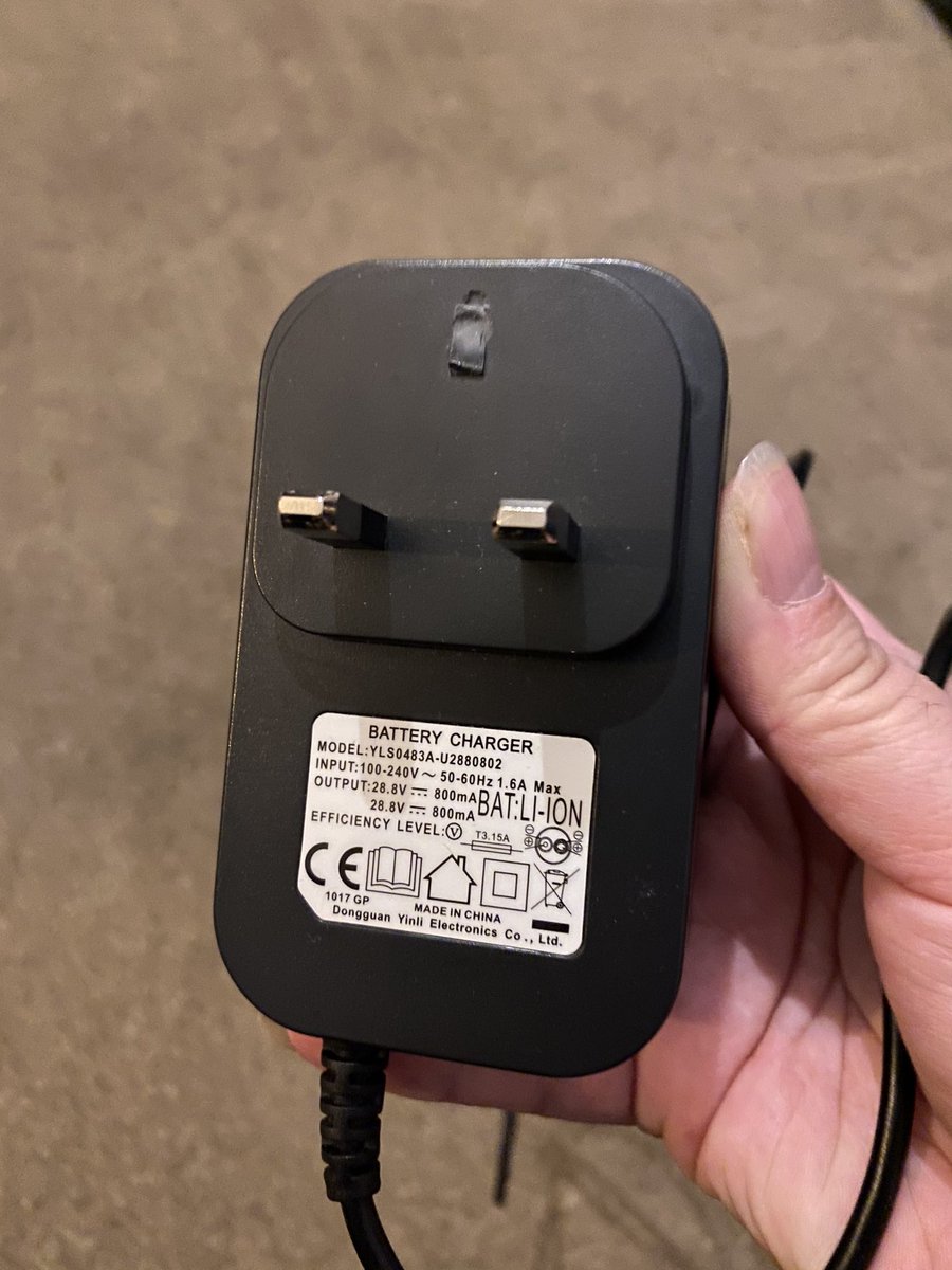 cmorganbarrett's tweet photo. @SharkCleanUK still not had any sort of resolve or reply via customer service. I can not hoover as I have no plug to charge my batteries!!! So frustrated now https://t.co/3f2rH0RNIc
