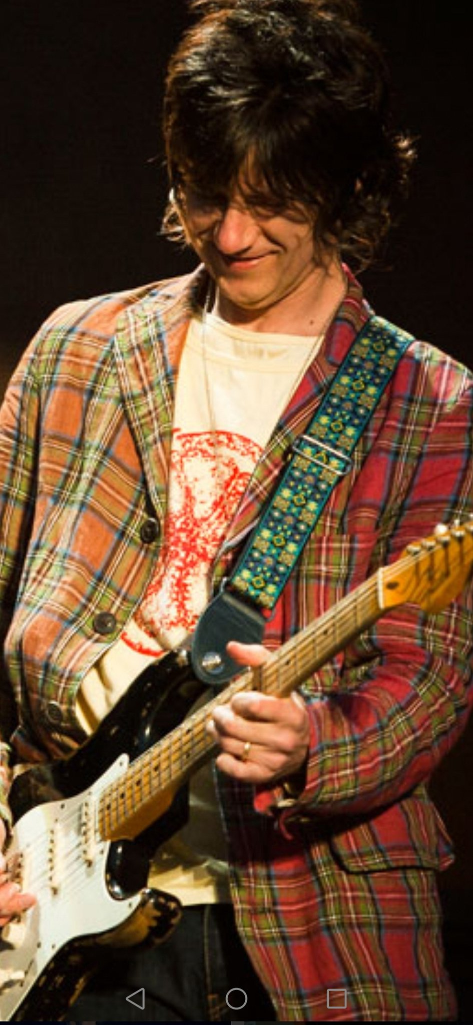 Happy Birthday John Squire thanks for the tunes man..     