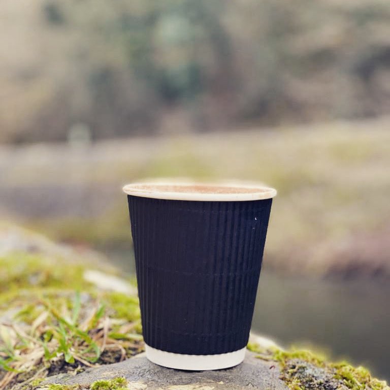 LittonProperty's tweet image. Congratulations to @RSKBakewell on receiving their alcohol licence 🍻

Boozy hot chocolates by the river on these cold winter mornings... ☕️

Head to Riverside Kitchen for a warm welcome and to see what other treats they have to offer! 

#shoplocal #elevenseshour