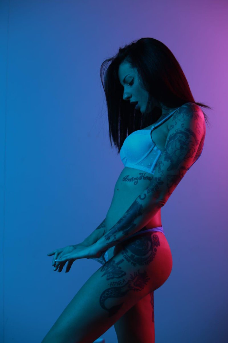 VG_Model's tweet photo. #alternativemodel #inked #lightning #picoftheday https://t.co/3tiKYIZxqM