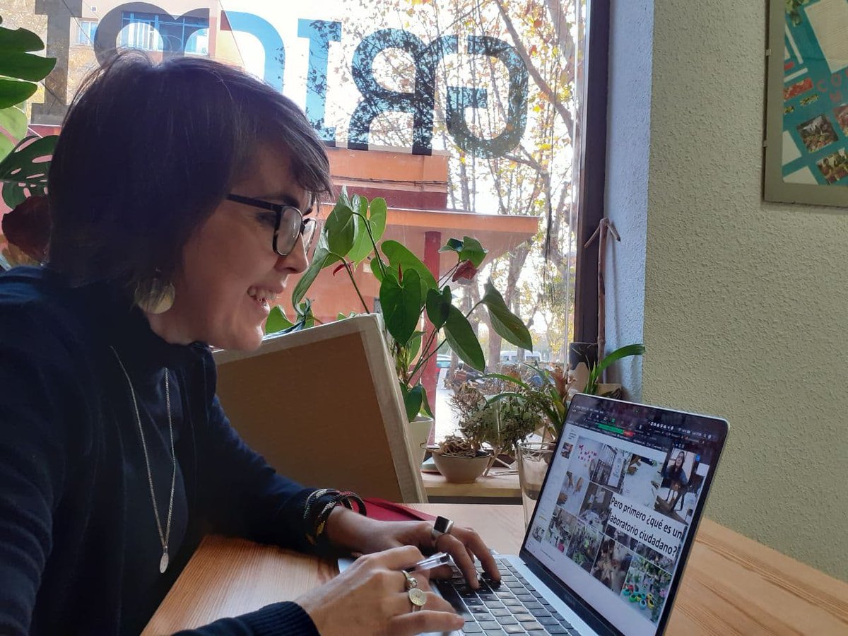 Ayer comenzamos el taller ¿Cómo prototipar una red de laboratorios ciudadanos ?

Muy felices de iniciar esta aventura con 24 personas fabulosas de #Peru #Bolivia #Paraguay #Honduras #Salvador y #Panama

➡️El viernes 27 presentamos los prototipos de red para #ExperimentaCiudad