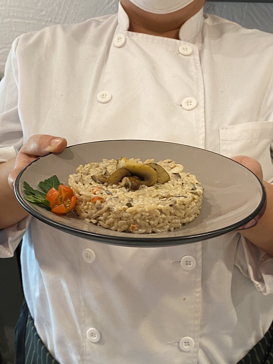 lilbubbless's tweet photo. Mi madre tiene un bar en Zaragoza de comida ecológica para llevar.
Es apto para veganos,vegetarianos y celiacos.
Como hemos tenido problemas con todo lo que está pasando nos vendría muy bien algo de difusión y que se animase a venir quien fuera. Dejo abajo horario y dirección https://t.co/fl4bfxdl4W