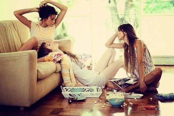 KitschMixTweets's tweet photo. 15 Awkward Moments Every Vegetarian Lesbian Will Understand https://t.co/htz9eNDZ0W https://t.co/Glch2YrB0B