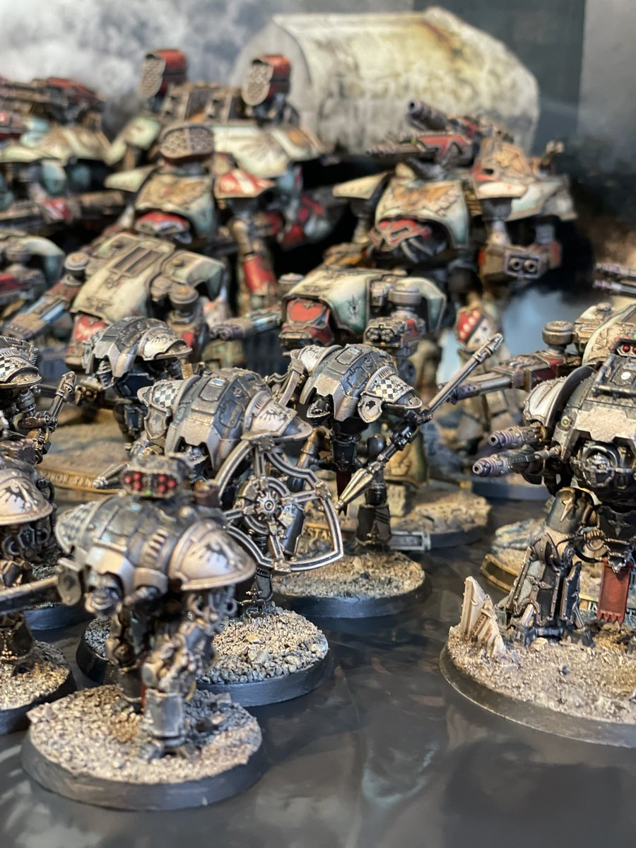 TheForgeofMars's tweet photo. So here are another of my Legio’s, #TheImperialHunters along with #HouseProconVI. So this is to help persuade @sonicsledge to join in the #AdeptusTitanicus fun. I recommend that people read #Titandeath by @GuyHaley @WarComTeam #LegioSolaria #Titan #ImperialKnights #Tigris https://t.co/uWruvZMf5G