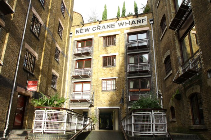 DaaResidential's tweet photo. A large studio #apartment to #rent in #wapping for £275pw! Great #location, #warehouse conversion, allocated parking &amp; 24hr porter! https://t.co/WAQdXeMH4Y https://t.co/OxCyTgZAaP