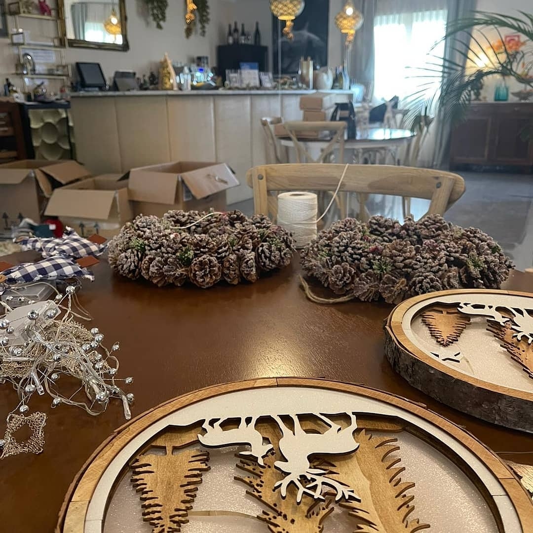 Hoy empezamos a colocar los adornos navideños,...⛄☃️🎄🎄🎁🎁 
#assetecampas #navidad #alojamientorural #alojamiento #taperia #restautante #meaño #galicia