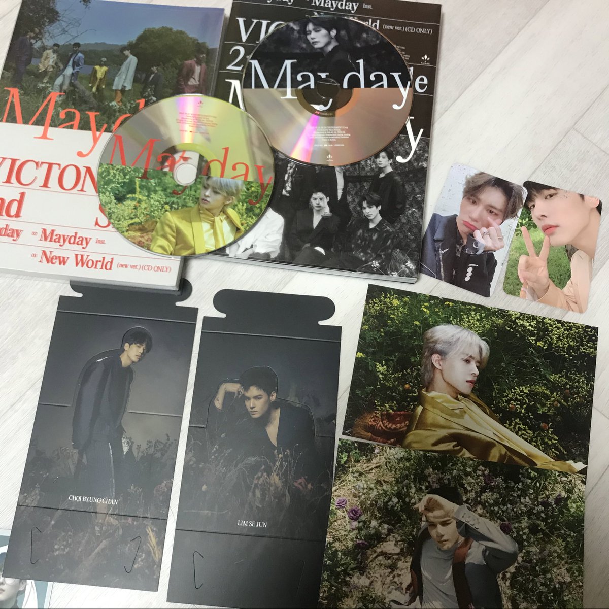 vsejunil_'s tweet photo. 빅톤 메이데이 앨범 응원봉 빅키봉 세준 이미지피켓 양도해요 씨디는 수빈승식 포카는 승식병찬 등신대는 병찬세준 엽서는 수빈세준입니다 https://t.co/kGpcKduc0J