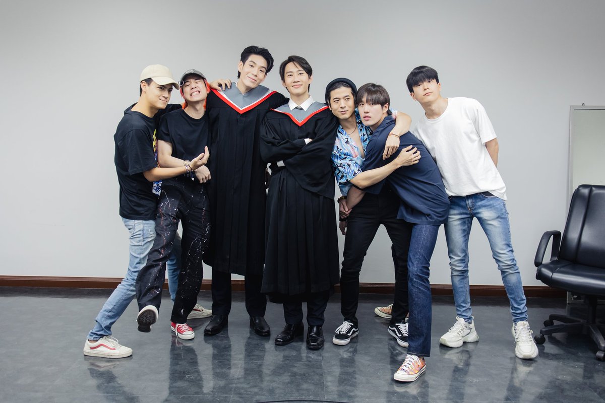 LeeThanapob's tweet image. แบ่งมาลงในนี้มั่งเนาะ
เอารูปมาฝาก งิ
น้องผมจบเเล้วอีกสองคน
เก่งมาก👏👏👏