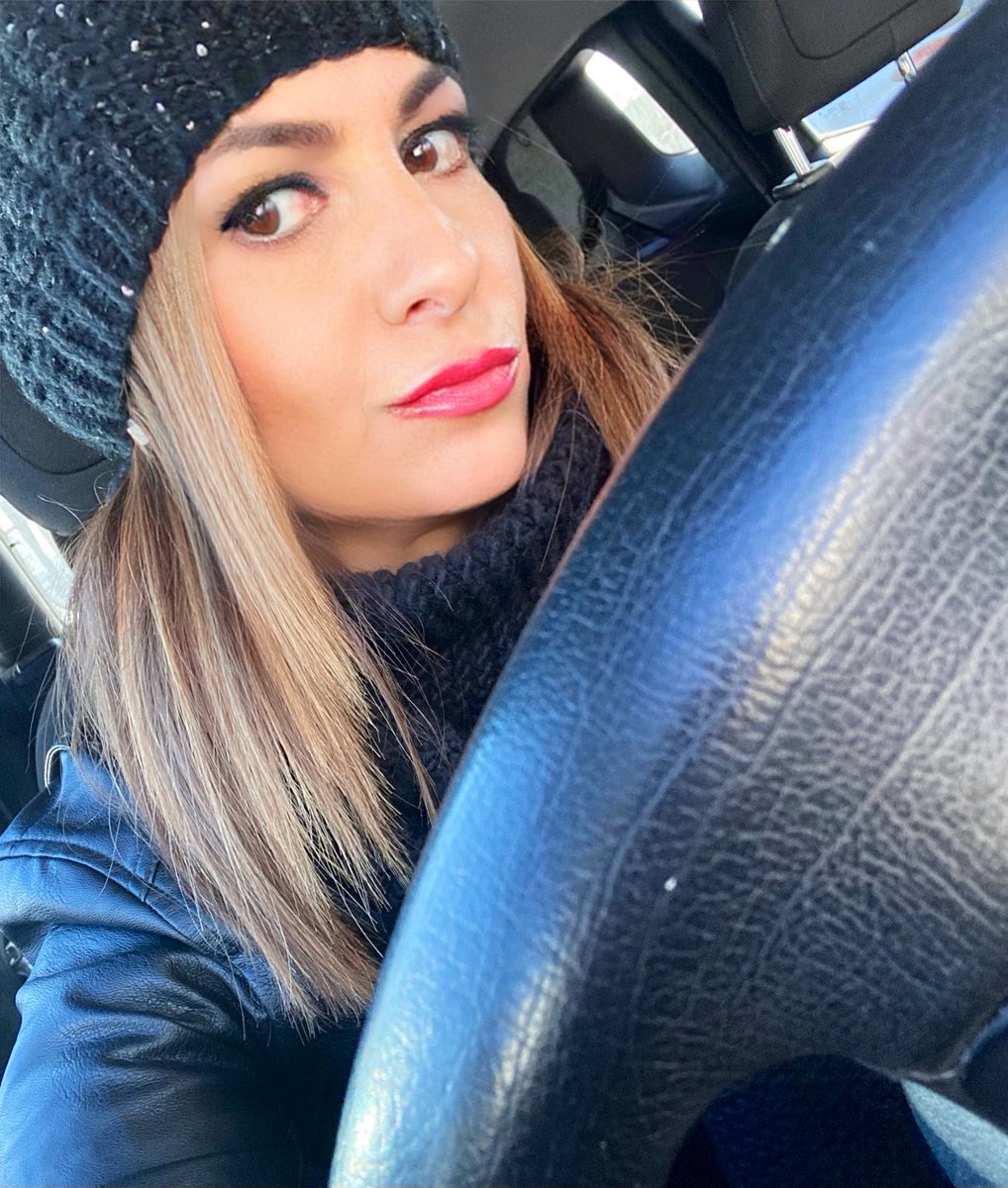 annapres70's tweet photo. La parte più ordinata di me è quella esteriore...interiormente sono solo caos.

#PerDireNè❤️ https://t.co/d0vGFSyhoQ