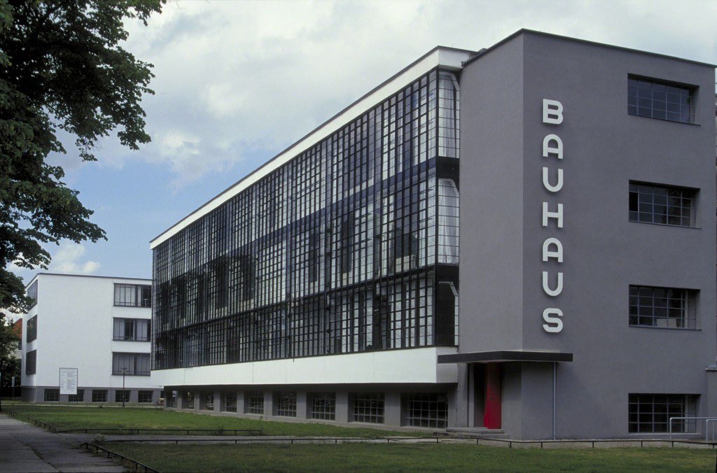 MindsetForHapp1's tweet photo. MindForArt
“Architecture begins where engineering end”. 
Walter Gropius 💡🧠✏️

German #architect and founder of the #Bauhaus School, he is widely regarded as one of the pioneering masters of modernist #architecture...🇩🇪

#art #artist #legend #design #designer #inspirational 👁👇🏽 https://t.co/zxL8QYoJ3p