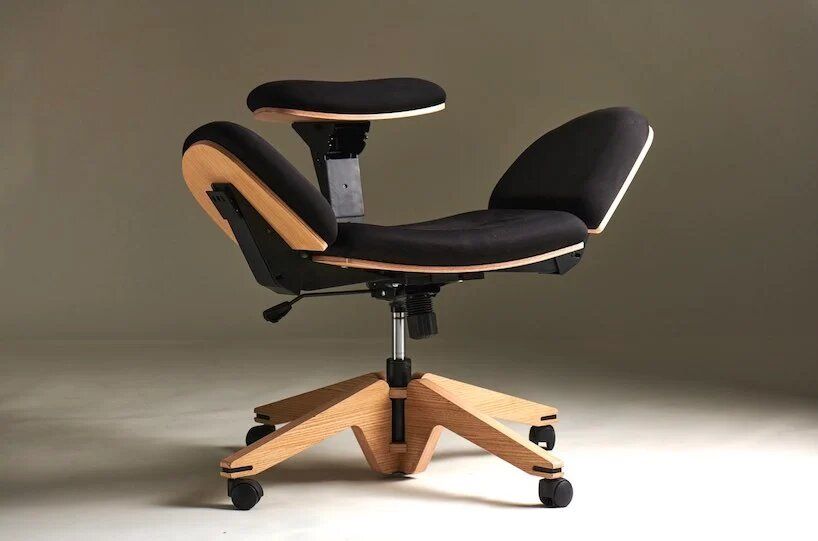 ticbeat's tweet photo. Beyou, la silla 10 en 1 que te permite sentarte de diez formas distintas. https://t.co/1KnT2ZyzCH https://t.co/Dhc2xYfOaP