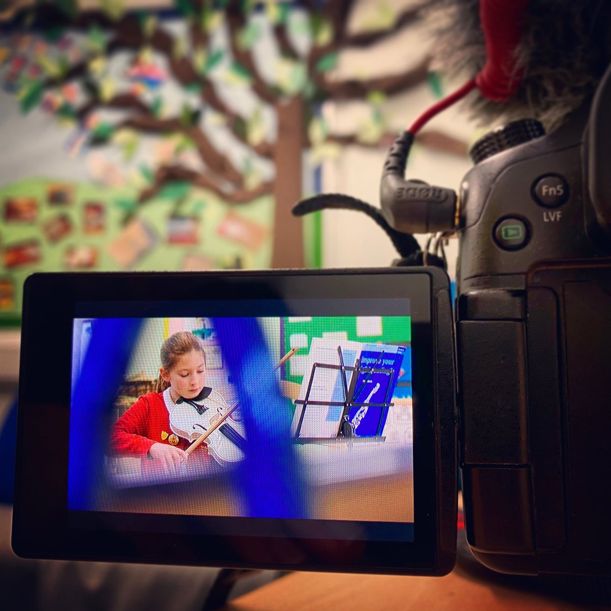 New week & a new school 🎬. Capturing moments for @CorRegis2015 promo 🎥👩🏼‍🏫 #educationalfilms #corshamregis #regisrocks #wiltshireschools #corsham #wiltshire #gh4 #canonglass