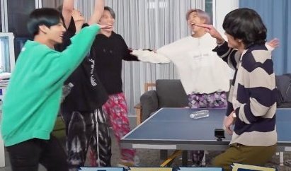 gukth's tweet photo. this new taekook thing they are  communicating https://t.co/2lyqGwsTWt