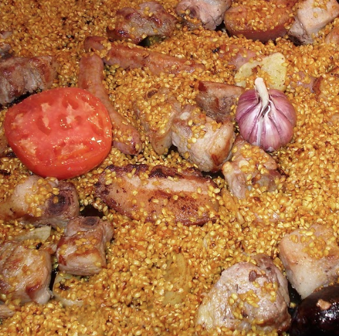 20Mils's tweet photo. 🤔Quin és el millor plat típic a l'Alcoià i el Comtat amb arròs? 

🔁 Les bajoques farcides.
❤️ L'arròs al forn.

Si penses que és un altre, comenta quin! 🗨️👇 https://t.co/Koq8tI63gK